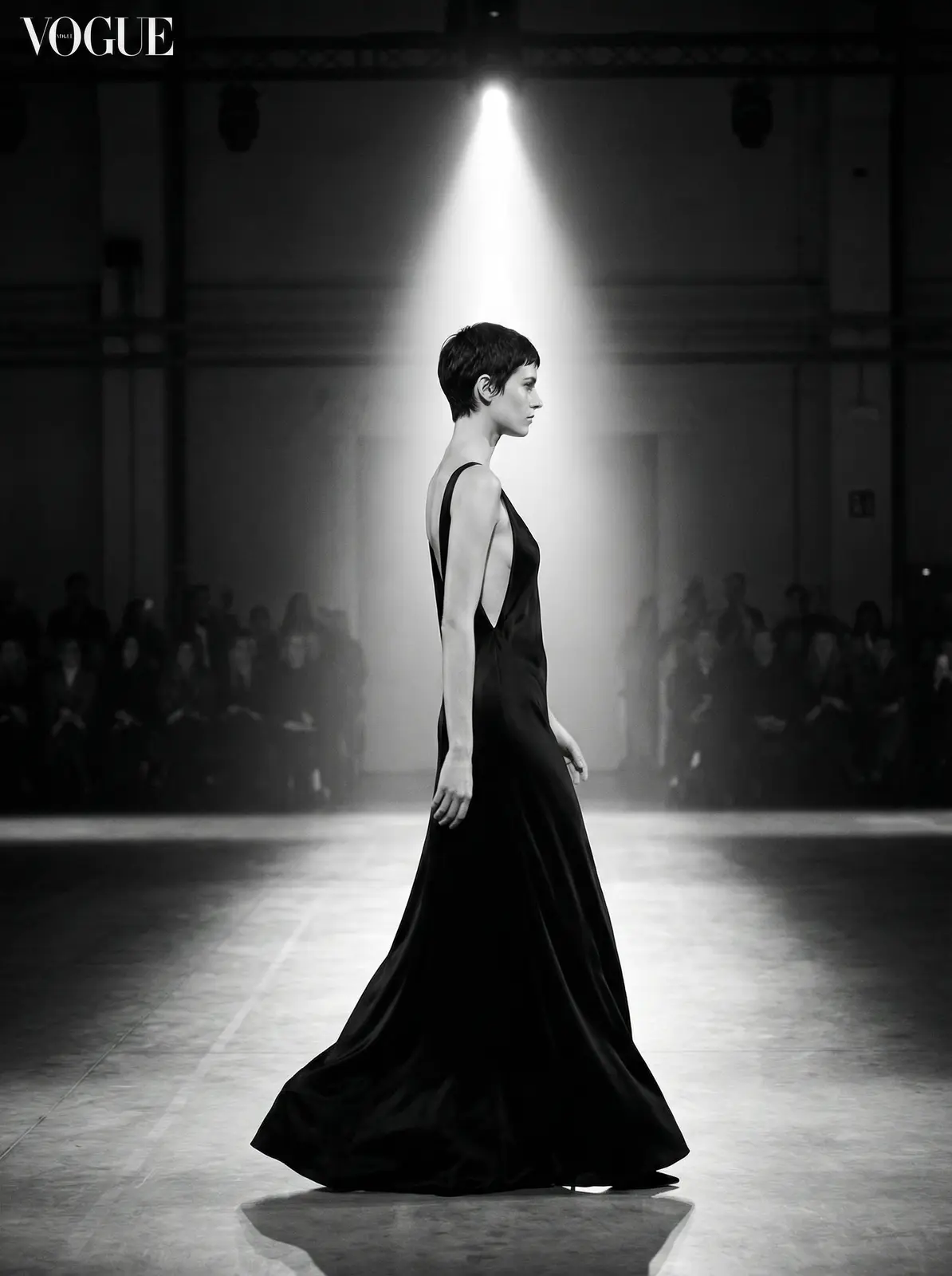 光速娱乐 极简黑色晚装秀场瞬间